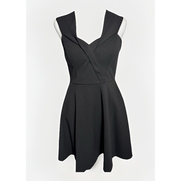 Xtraordinary Black Dress Above The Knee Size 9 Juniors Homecoming Dance Formal - Picture 1 of 9